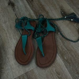 Nine West Sandals with ankle ties and tassels. size 7